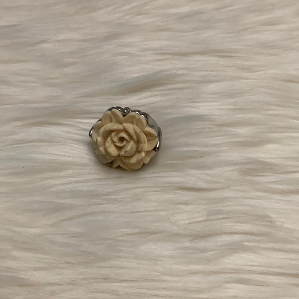 Flower ring